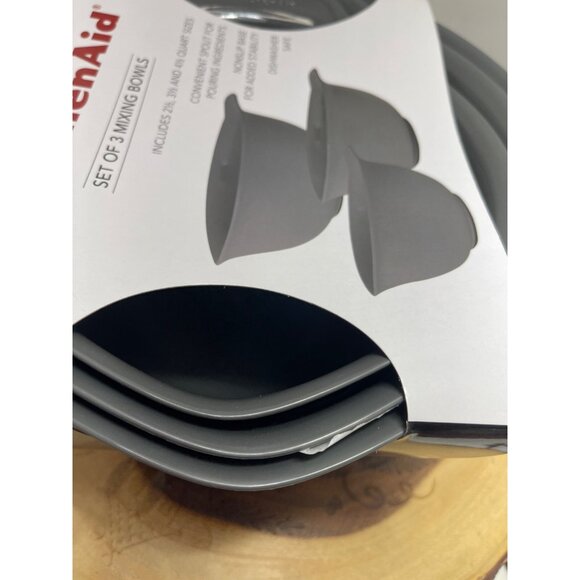 KitchenAid 3PC Mixing Bowls With Non-Slip Base & Spout Sizes 2.5 Qt 3.5 Qt 4.5Qt - Picture 4 of 7